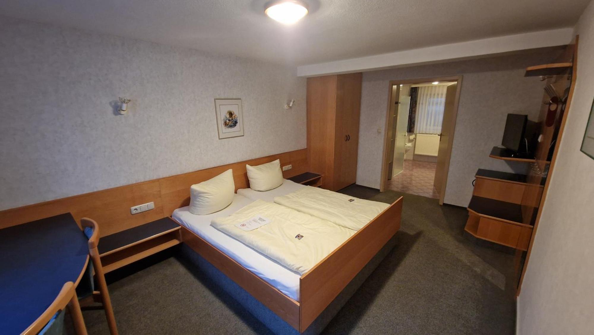 Schwarzer Adler - Hotel Garni Ipsheim Cameră foto