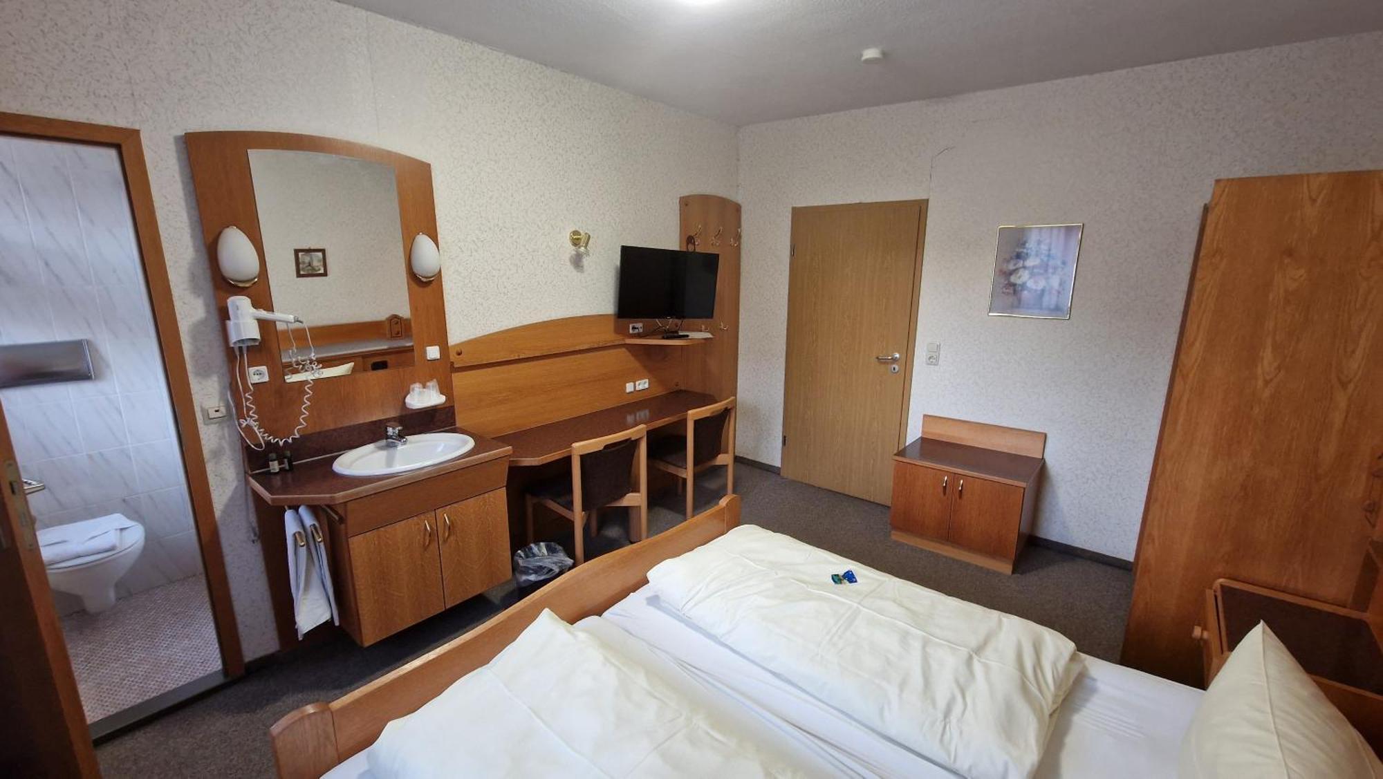 Schwarzer Adler - Hotel Garni Ipsheim Cameră foto